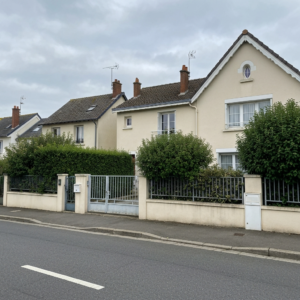 Vue de la maison située rue de Caracas à Saint Germain les Corbeil pour estimation
